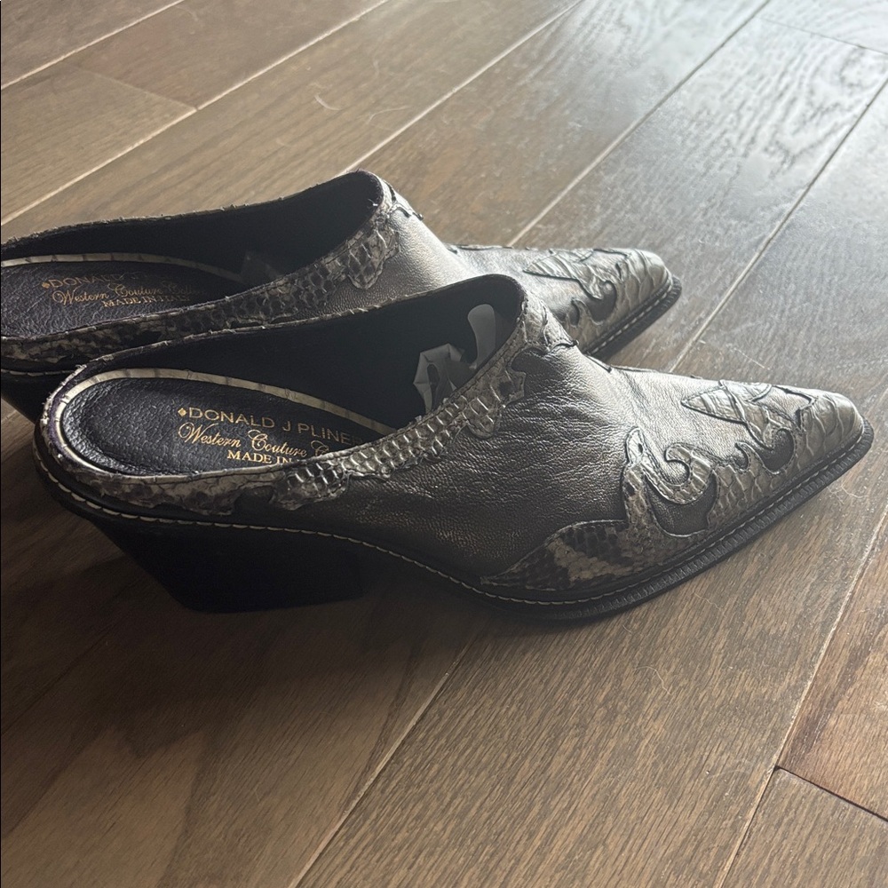 Donald Pliner couture snakeskin mules - Picture 4 of 6